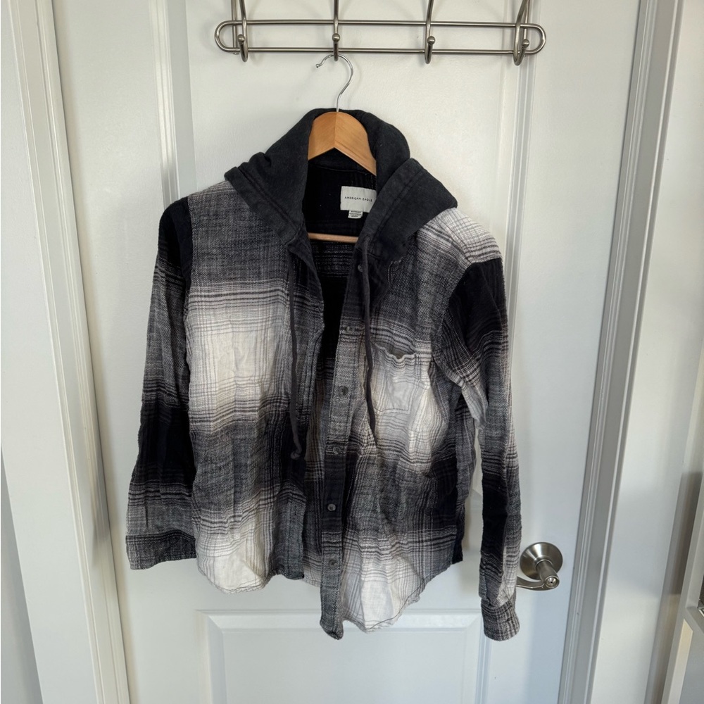 American Eagle Outfitters Black and White Plaid Hooded Flannel